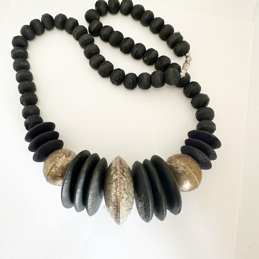 Vintage Chunky Wood and Silver-Tone Metal Bead Necklace Boho Chic - Picture 2 of 6